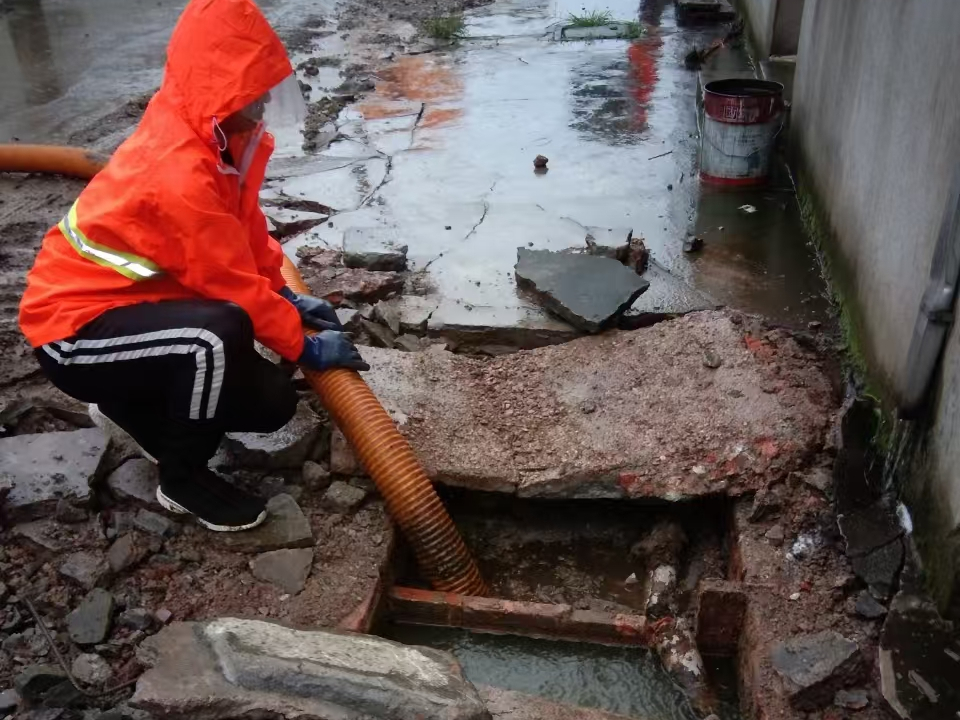 千阳专业清理污水池 炜誉市政以规范流程守护城市 “肠道”